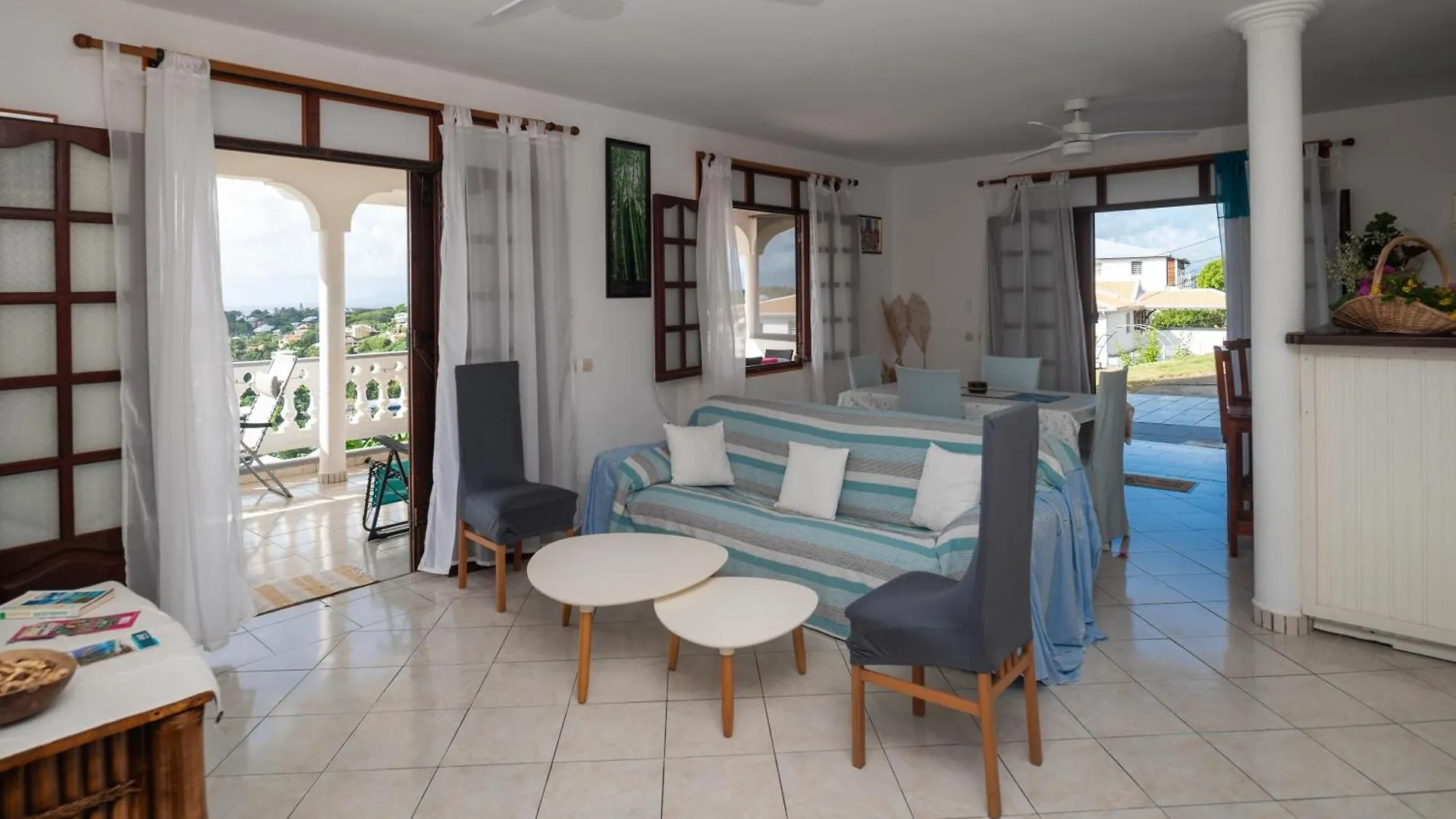 Fleur De Bambou - Vue Mer Et Montagne Proche Plage Le Gosier 0*,  Guadeloupe